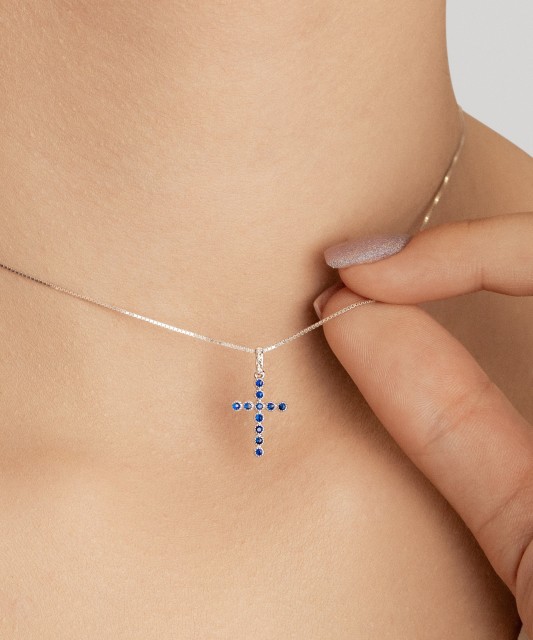 Balto aukso pakabukas su safyrais "Kryželis"