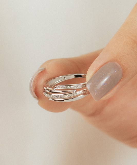 Balto aukso žiedas su deimantais