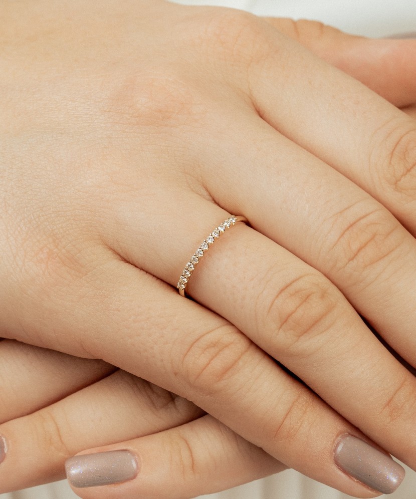 Geltono aukso žiedas su deimantais