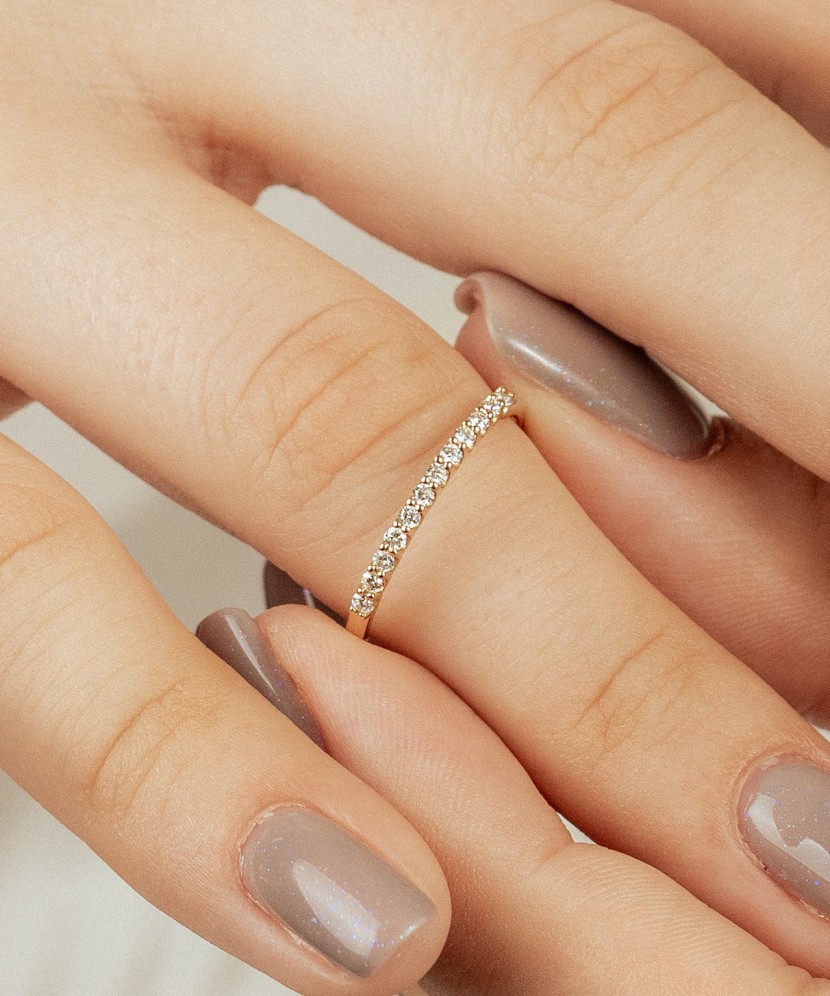 Geltono aukso žiedas su deimantais