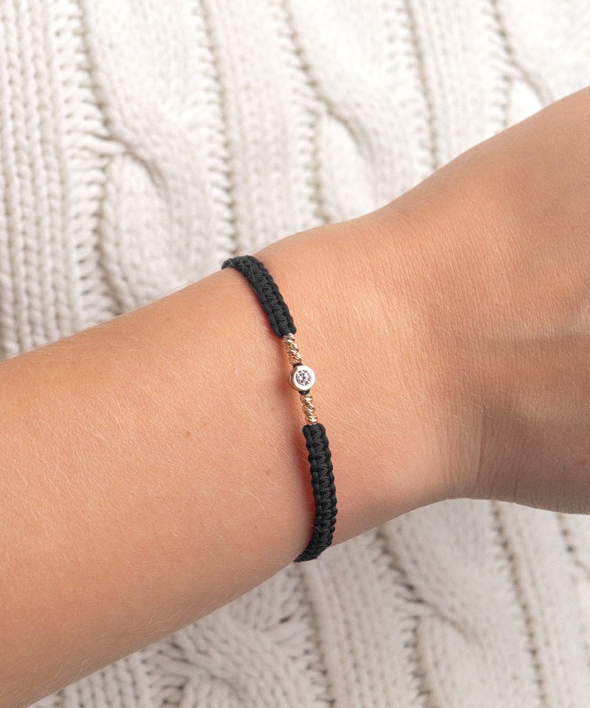 Juodo Siūlo Apyrankė Su Auksiniu cirkonio Pakabuku