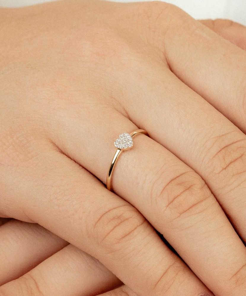 Geltono aukso žiedas su deimantais