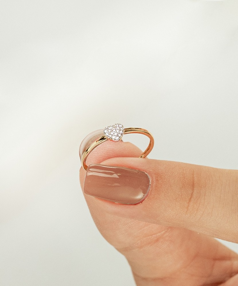 Geltono aukso žiedas su deimantais