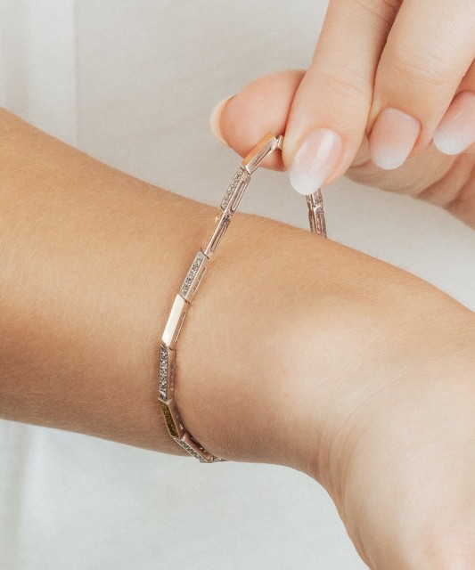 Sidabrinė apyrankė dengta auksu su cirkoniais