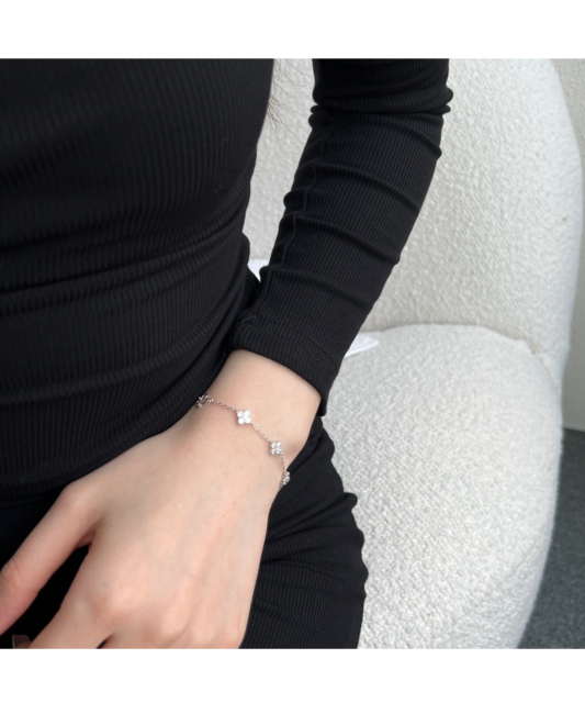 Sidabrinė apyrankė su cirkoniais