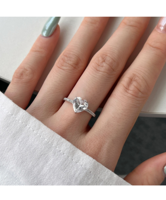 Sidabrinis žiedas su cirkoniais