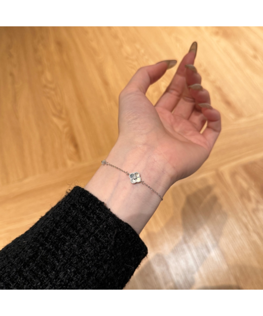 Sidabrinė apyrankė su cirkoniais ir perlamutru