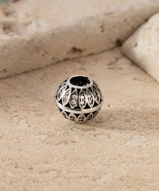 Sidabrinis pakabukas su cirkoniais "Bačkutė"