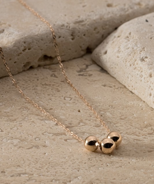 Auksinė grandinėlė su pakabuku