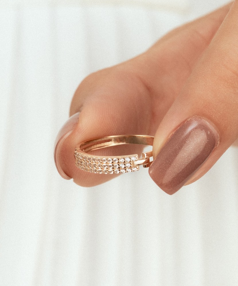 Auksinis žiedas su cirkoniais