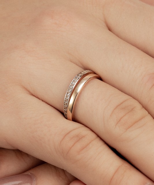 Auksinis žiedas su cirkoniais