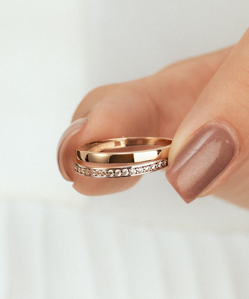 Auksinis žiedas su cirkoniais