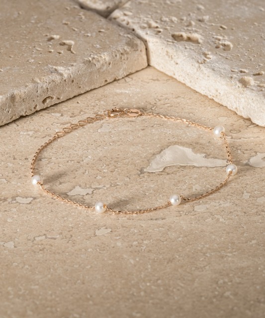 Auksinė apyrankė su perlais