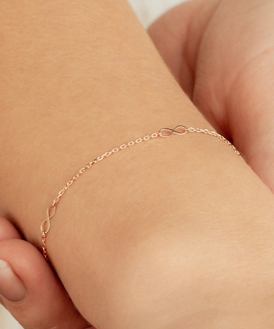 Auksinė apyrankė "Begalybė"