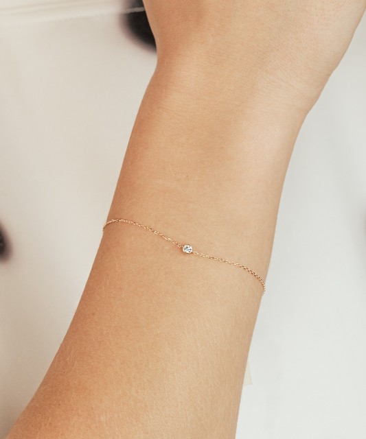 Auksinė apyrankė su deimantais