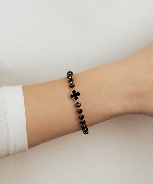 Juodo siūlo apyrankė su auksu ir oniksu