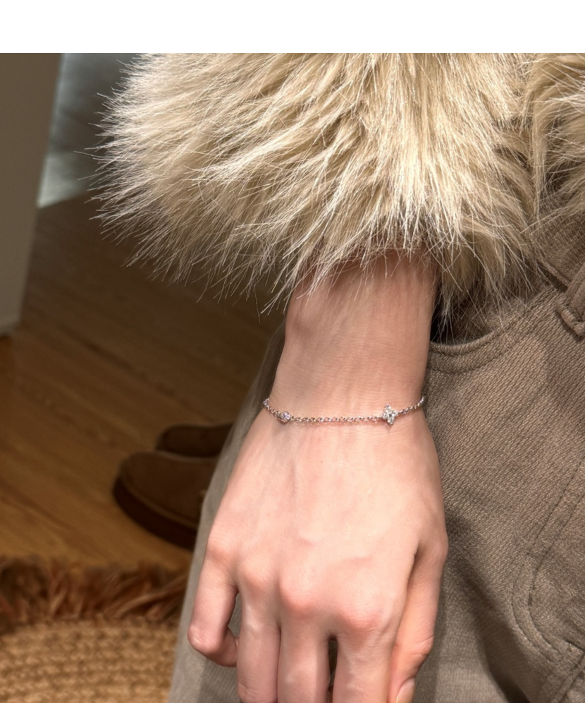 Sidabrinė apyrankė su cirkoniais