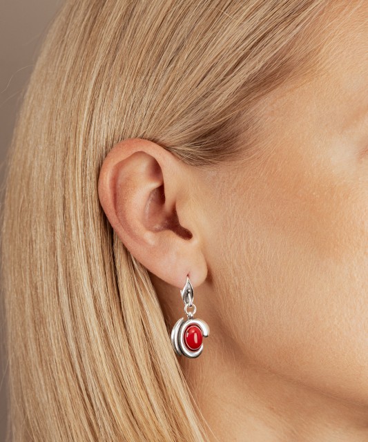 Sidabriniai auskarai su koralais