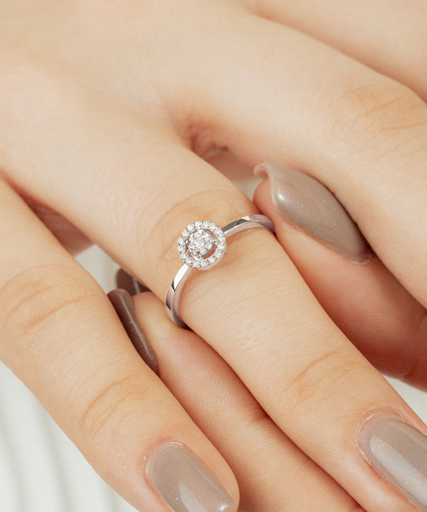 Balto aukso žiedas su briliantais