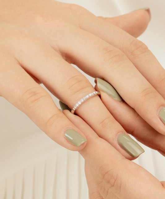 Balto aukso žiedas su briliantais (0,18ct)