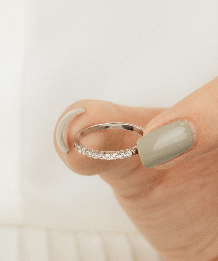 Balto aukso žiedas su briliantais