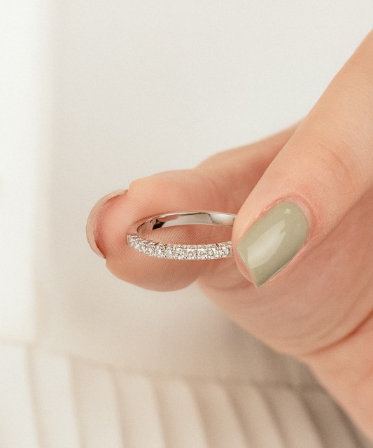 Balto aukso žiedas su briliantais