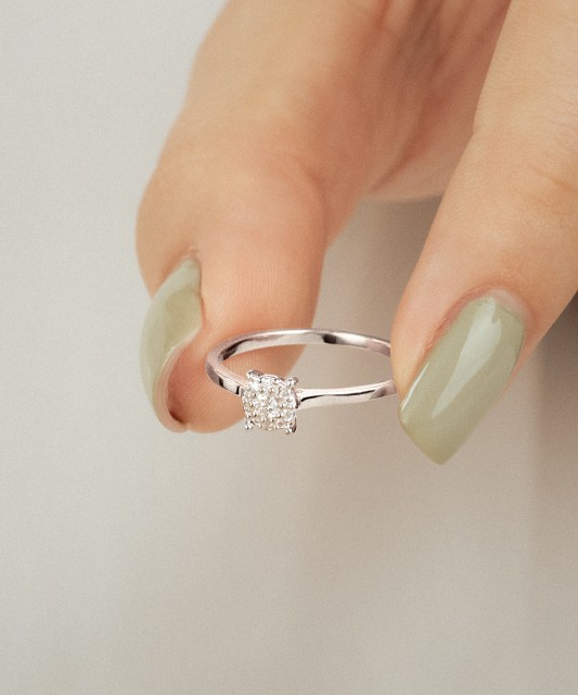 Balto aukso žiedas su briliantais