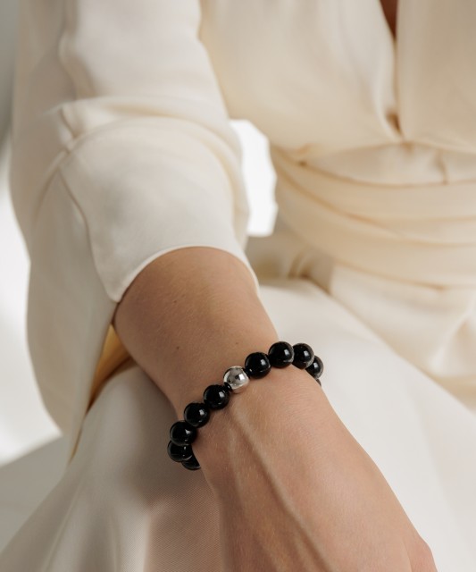 Oniksų apyrankė su sidabru