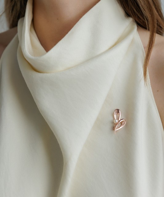 Paauksuota Sidabrinė sagė su perlais