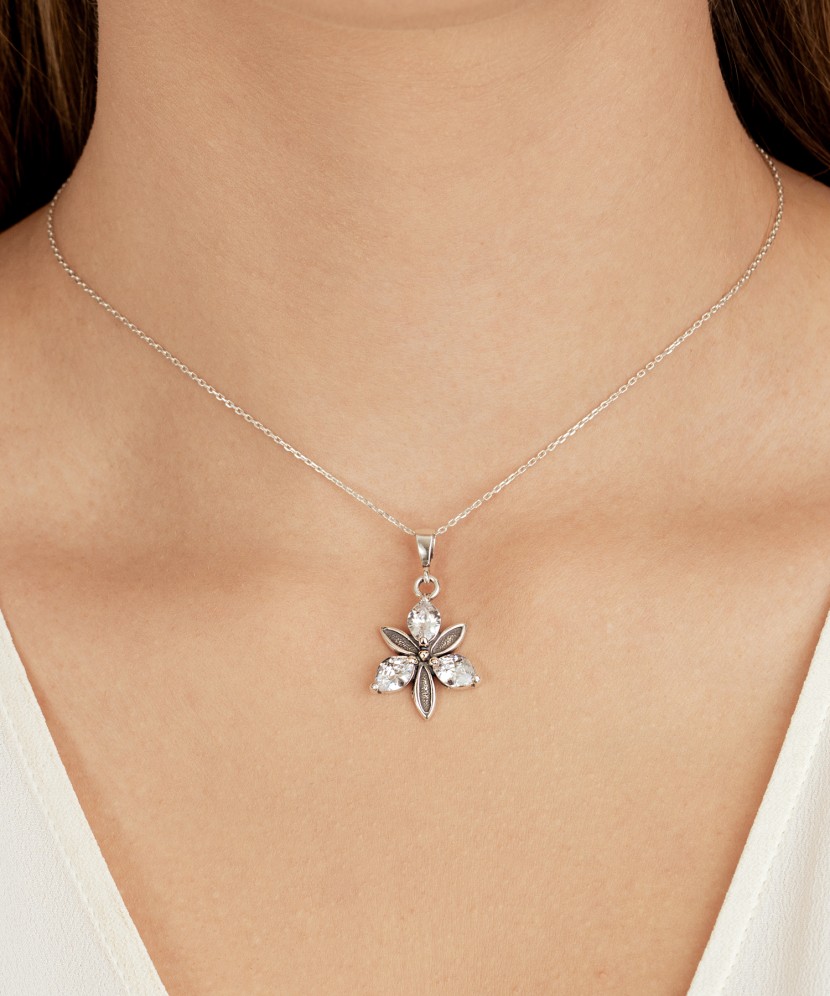 Sidabrinis pakabukas su cirkoniais