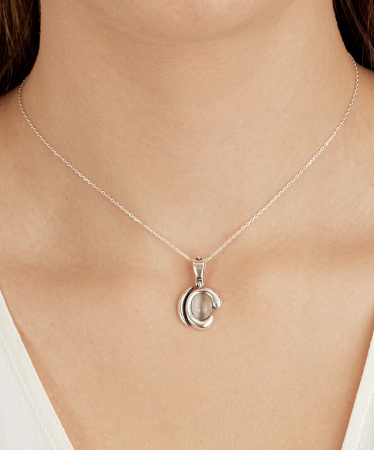 Sidabrinis pakabukas su katės akies akmeniu