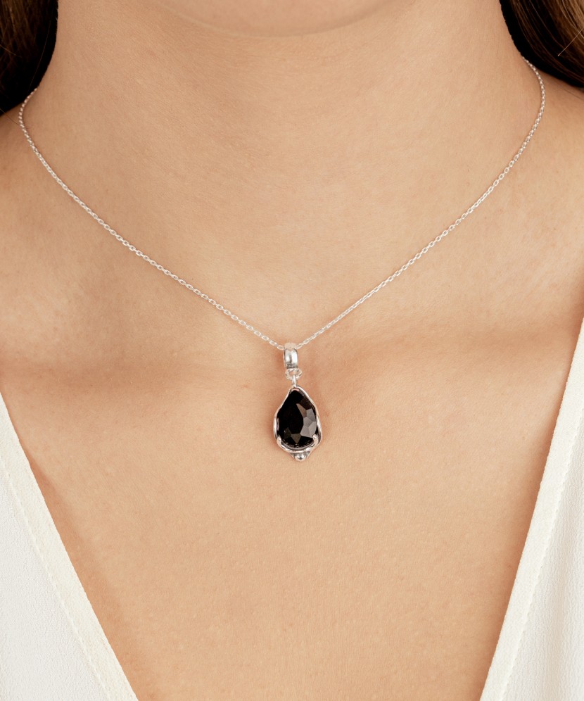 Sidabrinis pakabukas su kristalu