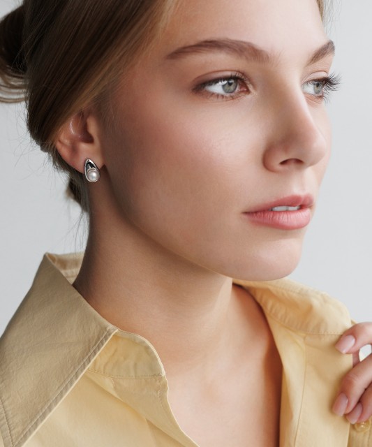 Sidabriniai auskarai su perlais