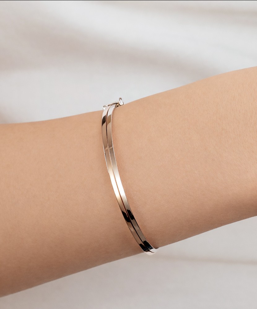 Auksinė kieta apyrankė