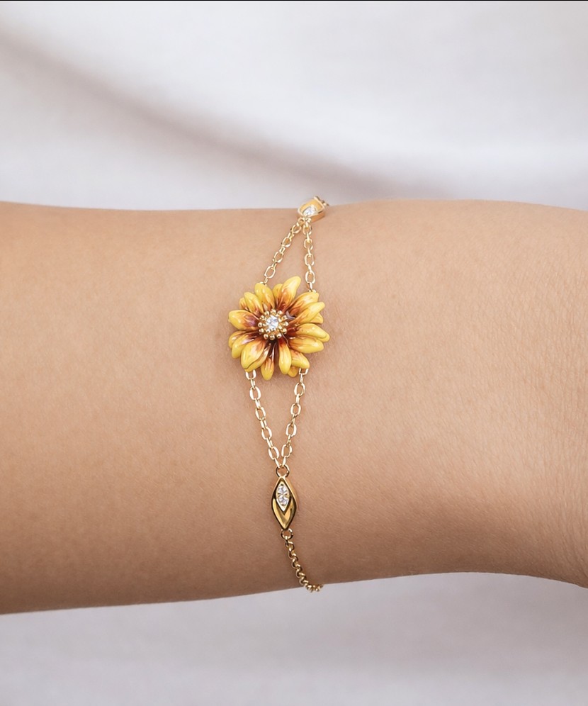 Paauksuota sidabrinė apyrankė su emale ir cirkoniais