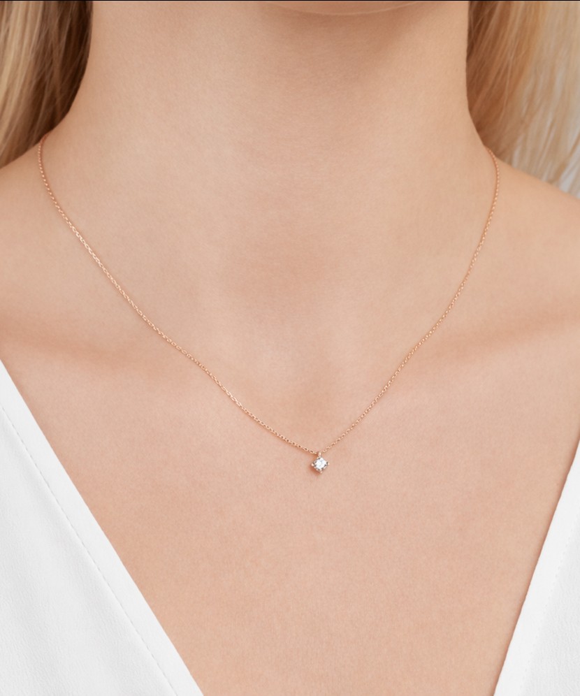 Auksinė grandinėlė su cirkonio pakabuku