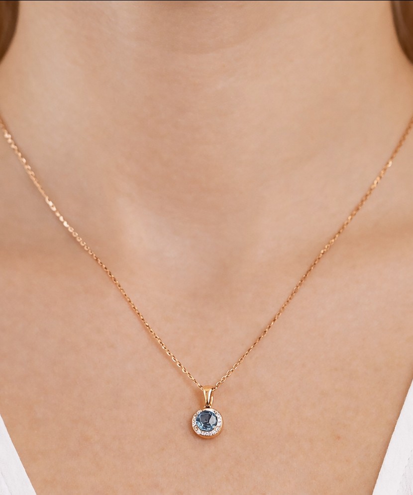 Auksinis pakabukas su topazu ir deimantais