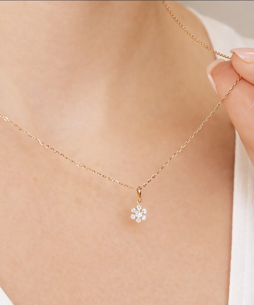 Auksinis pakabukas su cirkoniais