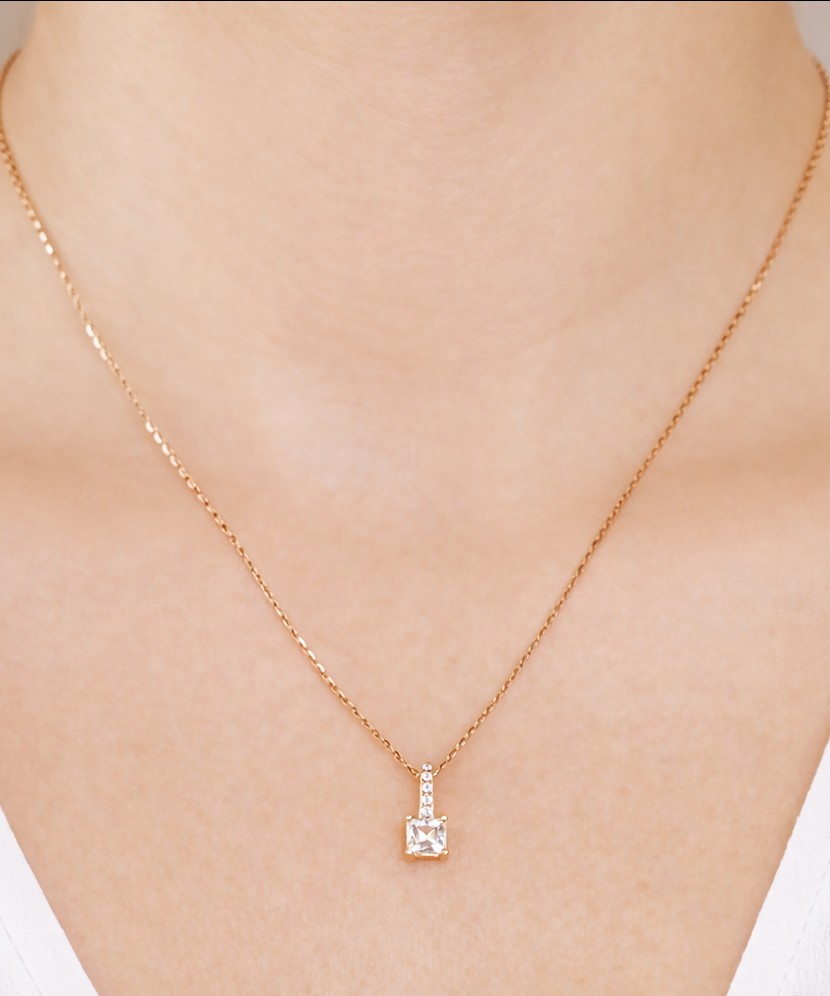 Auksinis pakabukas su cirkoniais