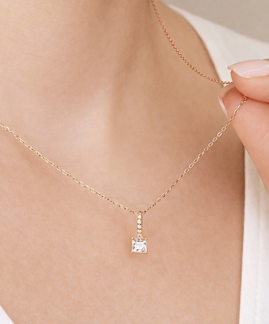 Auksinis pakabukas su cirkoniais