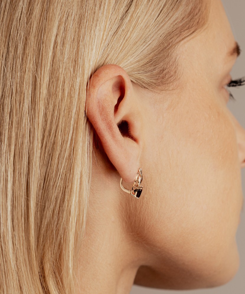 Auksiniai auskarai su granatu ir deimantais