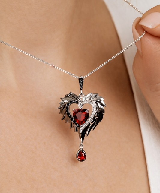 Sidabrinis pakabukas su špineliais ir cirkoniais