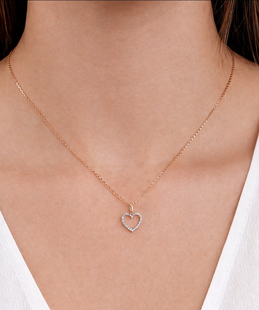 Geltono ausko pakabukas su deimantais "Širdelė"