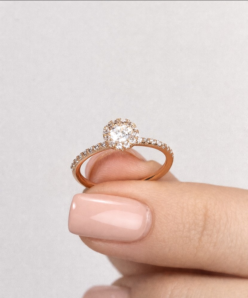 Auksinis žiedas su cirkoniais