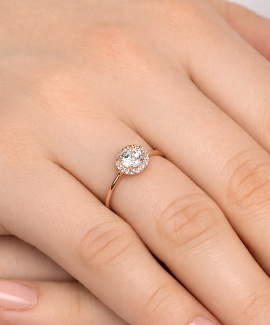 Auksinis žiedas su cirkoniais