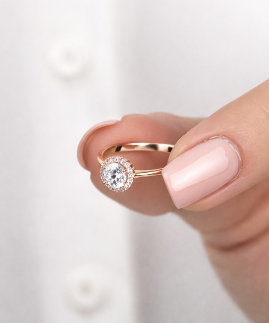 Auksinis žiedas su cirkoniais