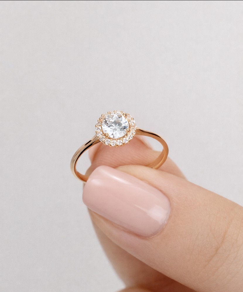 Auksinis žiedas su cirkoniais