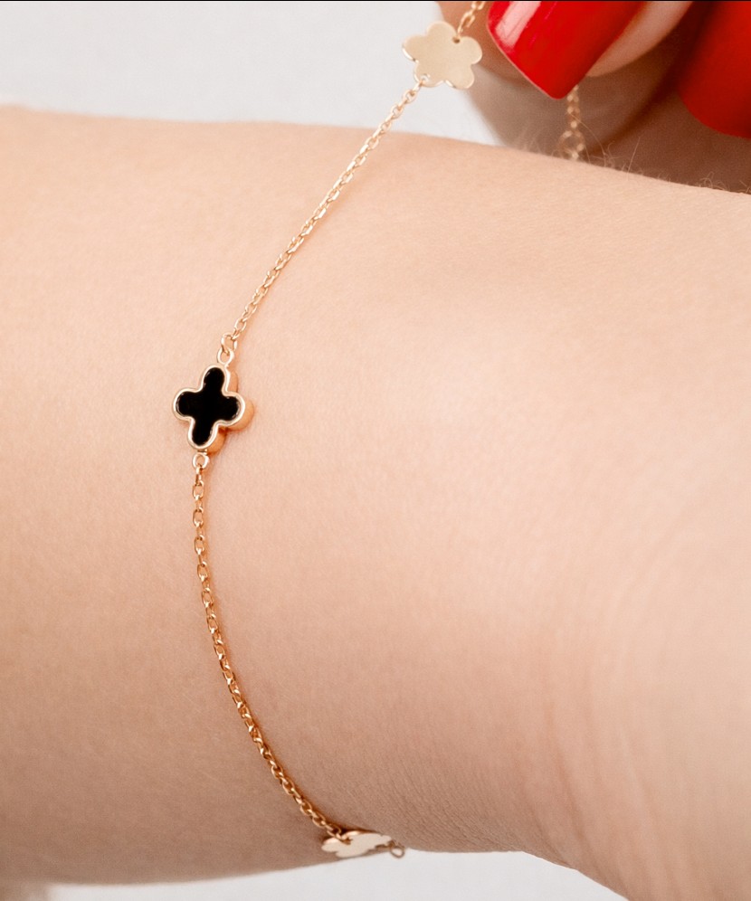 Auksinė apyrankė su oniksu