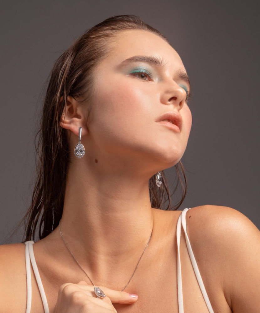 Sidabriniai auskarai dengti auksu su cirkoniais