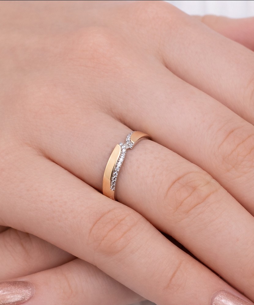 Sidabrinis žiedas dengtas auksu su cirkoniais